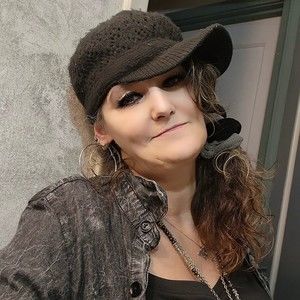 Meet your Posher, Brenda